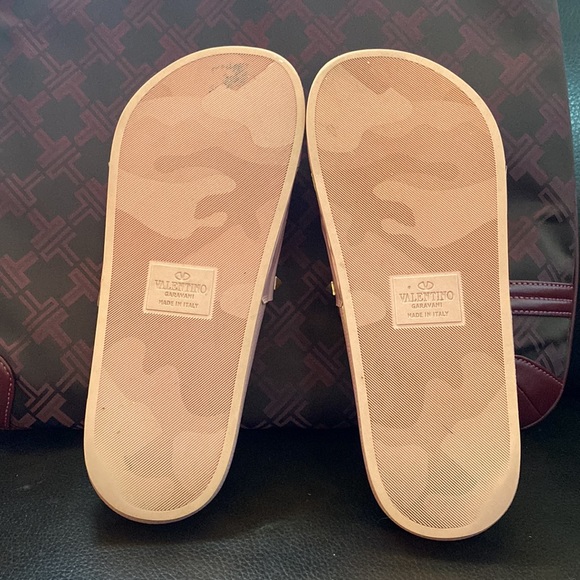 VALENTINO ROCKSTUD ACCENTS SLIDES - Picture 5 of 16